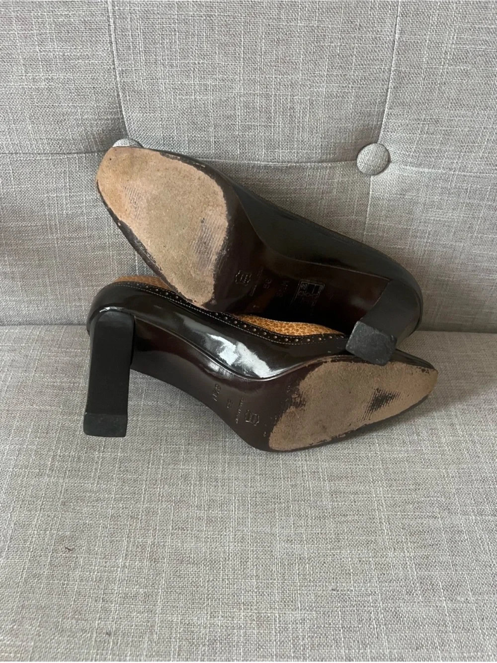 Via Spiga Classic women’s dressy vintage inspired two -Tone Mary Jane Pumps, 8.5